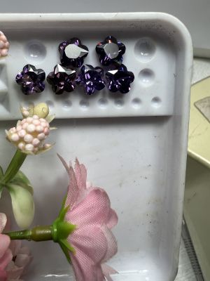 พลอย เพชร CZ เพชร รัสเซีย AAA PURPLE AMETHYST  ดอกไม้ 8X8 มม (1 เม็ด) CUBIC ZIRCONIA CZ FLOWER SHAPE 8.00 MM (1PCS)