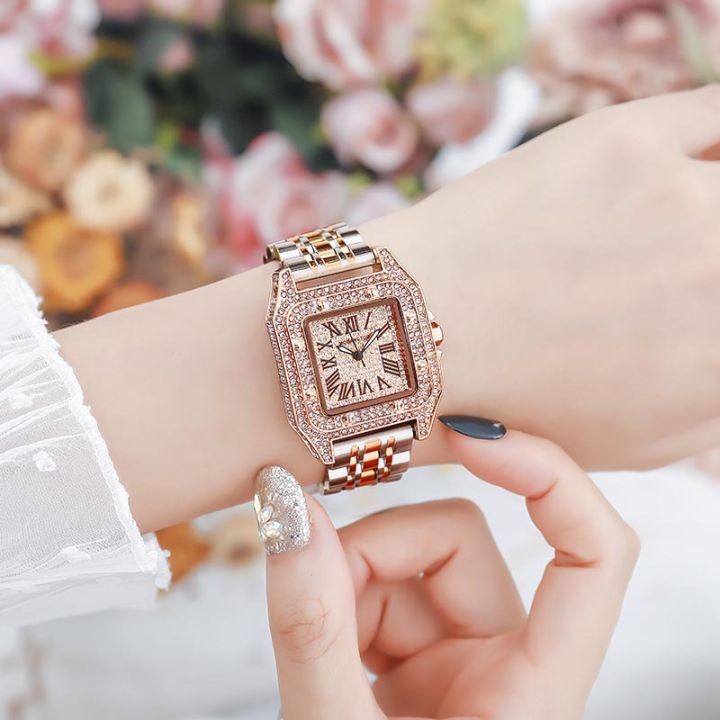 นาฬิกาแฟชั่นผู้หญิง2023รุ่นใหม่ทรงเหลี่ยมเพชรหน้าปัดใหญ่สายเหล็กนาฬิกาควอตซ์กันน้ำสำหรับชีวิต