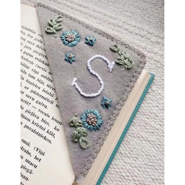 4pcs-hand-embroidered-corner-bookmark-triangle-bookmark-flower-letter-embroidery-bookmarks
