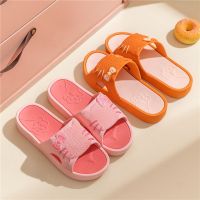 รองเท้าแตะสำหรับสุภาพสตรี The new summer thick wedge bottom cool slippers female high-heeled slippers lovely and sweet