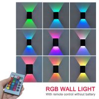 ไฟฉายโคมไฟอ่านหนังสือติดผนัง LED นอร์ดิก RGB พร้อมรีโมตคอนโทรลโคมไฟหลากสีสำหรับเชิงเทียนโต๊ะสำหรับห้องนอน Hiasan Kamar