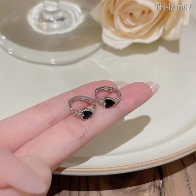 💍 เครื่องประดับ South Koreas new contracted temperament ear clip earrings with black drop glaze love female ins tide web celebrity with stud earrings earrings