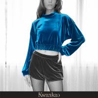 [Kwankao] Velvet Blouse เสื้อตัวบนแขนยาว คอกลม ผ้ากำมะหยี่สีฟ้า ดีเทลยางยืดรอบเอวและแขน