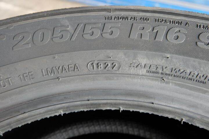 205-55r16-ยางใหม่-kumho-รุ่น-ecowing-kh27-ผลิตปี2022-จำนวน-4-เส้น-แถมจุปลมยางใหม่และจัดส่งฟรี