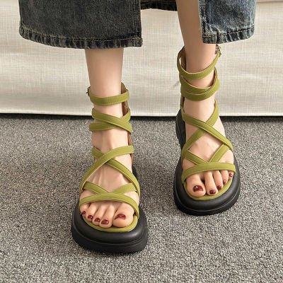 รองเท้าทอสตรีทแฟชั่นแนวสตรีทสไตล์ทอดรองเท้าส้นเตี้ยรองเท้าเสริมส้น35-40ดีไซน์สายไขว้แบบใหม่สำหรับฤดูร้อน