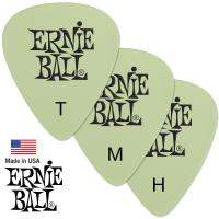 Ernie Ball® Super Glow Picks ปิ๊กกีตาร์  3 ความหนา เรืองแสงได้ในที่มืด (Thin: 0.46 mm / Medium: 0.72 mm / Heavy: 0.94 mm) ** Made in USA **