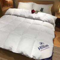 ็Hilton ผ้านวมโรงแรม5ดาวฮิลตัน ไส้ผ้านวมขนห่านเทียมเนื้อไมโครไฟเบอร์เนียนละเอียด นุ่มแน่นเย็นสบาย