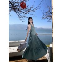 Super fairy seaside holiday hanging neck dress female natsushio tourism take photos to show beach back skirt