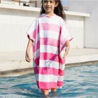 Stripe Printied Microfiber Beach Towel Quick Dry Hooded Bathrobe Surf Beach Swimmers Size (W*l): ประมาณ26.7 * 31.4in (68*80ซม.)