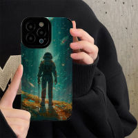 เคสโทรศัพท์ Cosmonaut สำหรับ iPhone 14/13/12/11 Pro Max 12 13 Mini 6 6S 7 8 Plus X XR XS Max ปลอกโทรศัพท์กันกระแทกแบบนิ่มแฟชั่นที่สร้างสรรค์ฝาครอบโทรศัพท์พร้อมฝาครอบป้องกันกล้องคลุมทั้งหมดเลนส์เปลือก