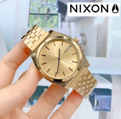 นาฬิกาข้อมือ NIXON​   - นาฬิกาสายเลส​ ปรับสายเลื่อนได้ - ระบบ analog​ - ขนาด​หน้าปัด​ 38​ mm สินค้ามีถ่าน ผ้าเช็ค ถุงผ้าแถมให้นะคะ