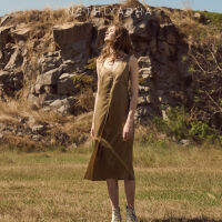 NETHIYAPHA - Long Shift Dress : GoldenBrown เดรสคอวีแขนกุด ผ่าหน้า สีน้ำตาลทอง