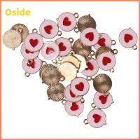 OSIDE สีชมพูอมชมพู เครื่องรางกลมแบน จี้สีชมพูห้อยคอ เคลือบอัลลอยด์ การทำเครื่องประดับงานฝีมือ DIY เครื่องรางประณีตขนาดเล็ก โลหะผสมอัลลอยด์ เครื่องรางกลมแบนพร้อมหัวใจ เสน่ห์อร่อย