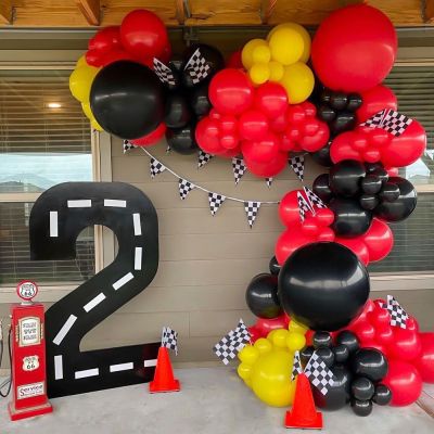 Racing Car Birthday Balloons Checker Flag Banner Yellow Black Red Balloon Arch Garland for Kids Baby Shower Birthday Party Decor Artificial Flowers  P