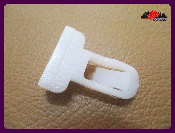 toyota-hilux-vigo-wheel-locking-clip-for-rear-bumper-set-10-pcs-white-กิ๊บล๊อคล้อ-ตัวเหลี่ยม-กาบกันชนหลัง-สีขาว-10-ตัว-สินค้าคุณภาพดี