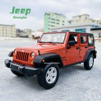 Maisto แบบจำลองรถจากโลหะอัลลอยด์1:24รถรถ Jeep รุ่น Wrangler จำกัด2015ศิลปะทำมือโมเดลของตกแต่งของเล่นแบบชุดสะสมเครื่องมือของขวัญ