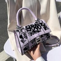 New Womens Bag Personalized Trending Graffiti Shoulder Hand Bag Simple Shape-Fixed Bag Chain Bag Large Capacity Womens Bag