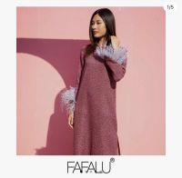 [FAFALU Mary Dress] Sophia Mary Dress เดรสทรงตรงกราฟฟิก คลุมเข่า ผ่าข้าง แขนยาว ปลายแขนแต่งด้วยขนนก