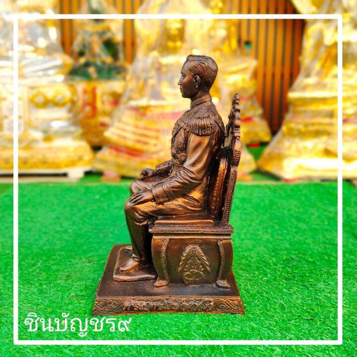 ศูนย์รวมศาสตร์-เสด็จเตี่ย-กรมหลวงชุมพร-ทรงประทับบัลลังก์-สีทองนาค-ขนาดตั้งโต๊ะบูชา-หน้าตัก-5-นิ้ว-สูง-30-ซม