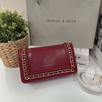 กระเป๋าสะพายข้าง charles and keith 8 นิ้ว