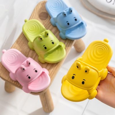 The new 2021 summer cute cartoon boy baby girls small monster slippers sandals antiskid cool slippers that occupy the home