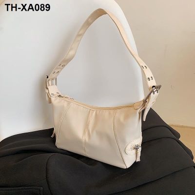 ❒✶✔ Big capacity of the single shoulder bag female 2021 new tide fashion leisure nylon texture worn alar package dumplings