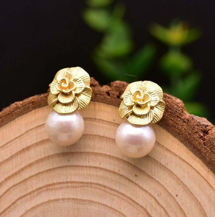 Huge White Baroque Pearl Earrings 18k Gold Plating Dangler TwoPin South Sea AAA Huge White Baroque Pearl Earrings 18k Gold Plating Dangler TwoPin South Sea AAA