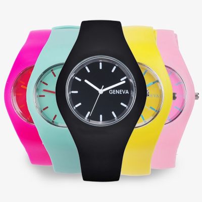 （A Decent035）นาฬิกาแฟชั่นผู้ชายผู้หญิงสีครีม Ultra-Thin FashionSilicone Strap LeisureGeneva Wristwatch Women 39; S Jelly Watches