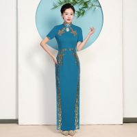 2022 สไตล์ใหม่อารมณ์สง่างามเดินแบบ Cheongsam บวกขนาดแม่แต่งกายยาวเวทีแสดงเครื่องแต่งกายผู้หญิง