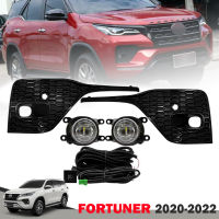 ไฟตัดหมอก ไฟสปอร์ตไลท์ ดวงไฟ LED รุ่น โตโยต้า ฟอร์จูนเนอร์ TOYOTA FORTUNER ปี 2020 - 2022 พร้อมครอบ สีดำเงา และชุดสายไฟ 1 ชุด