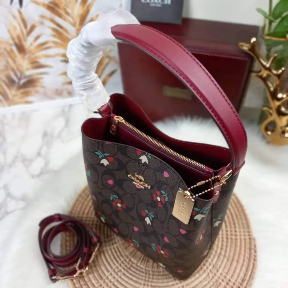 NWT Coach Small Town Bucket Bag In Signature Canvas / Heart Petal