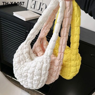 ☑ and summer clouds fold new bag female leisure personality of portable large capacity dumplings package inclined shoulder commute