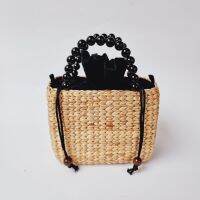 BAANSTRAW เครื่องประดับแฮนด์เมดขนาดเล็กที่จับลูกปัดสีดำด้านในสวยงามมีสไตล์ Noir Beads Handbag Small Handmade Accesorie Black Bead Handle Fabric Inside Stylish Aesthetic