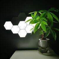 LED Hexagonal Wall Light DIY Touch Senser Night Light for Indoor Computer Game Room Bedroom Bedside Gift Decorative Light