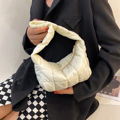koreafashionshop(kr1849) กระเป๋าสะพายไหล่ใบเล็ก เป็นผ้าโพลีเอสเตอร์นุ่มๆใส่มือถือได้