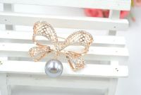 Europe and the United States big luxury luxury brooch Crystal From Swarovskis Fashion 2 colors Pearl Bow Women Brooch