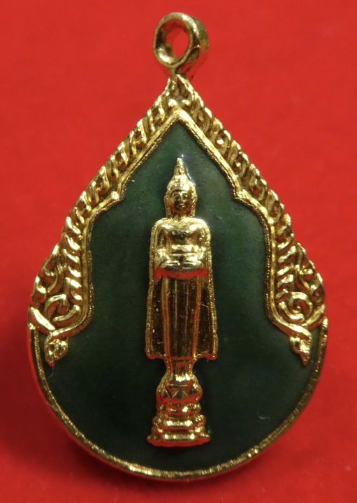 เหรียญหลวงพ่อวัดบ้านแหลมทองแดงกะไหล่ทองลงยาเขียว-ยกช่อฟ้า-ปี2546