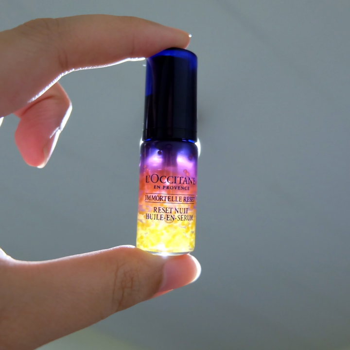 ออยล์อินเซรั่ม-loccitane-immortelle-overnight-reset-oil-in-serum-5ml-รีเซ็ตผิวให้กระจ่างใส-เปล่งประกายออร่าในทุกๆวัน-จากล็อกซิทาน-สินค้าพร้อมส่ง