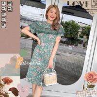 [Mid Year Sale] (นางแบบใส่ชุดขาย) Vintage Floral Dress เดรสวินเทจ ลุคสาววินเทจ แต่งผ้าลูกไม้ช่วงอกละมุน ผ้ายืดหยุ่น ลายดอกไม้สวยหวาน **งดรับลค.ดราม่า