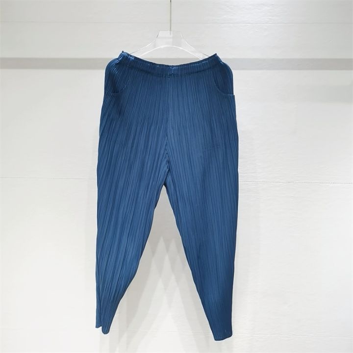 2021DEAT Pleated Harem Pants Woman Mid Elastic Waist Nine Length Solid Loose Causal Style Over Size 2021 New Summer Fashion XQ391