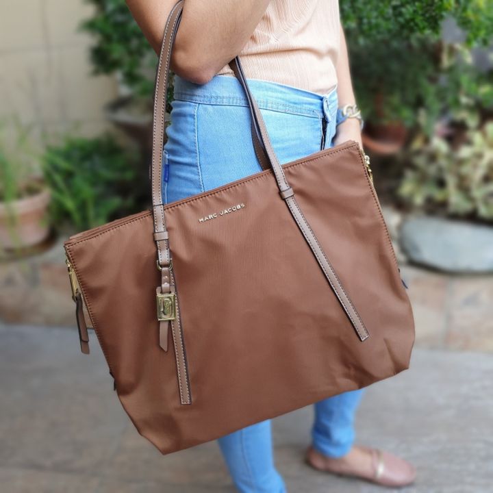 The Large Leather Tote Bag in Brown - Marc Jacobs