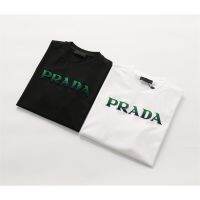 ○﹍ Pradx เสื้อแขนสั้น ปักลายโลโก้ตัวอักษร ทรงสามเหลี่ยม คุณภาพสูง