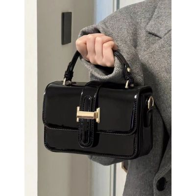 MLBˉ Official NY Niche foreign style light luxury all-match hand-held bright surface small square bag women new high-end textured shoulder Messenger bag