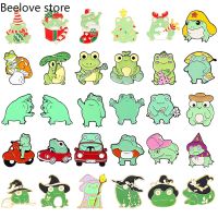 【DT】hot！ Frog Brooch Strawberry Hat Middle Clothing Accessories Lapel Pin