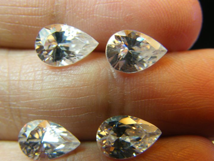 4-pcs-เพชรรัสเซีย-cubic-zirconia-สีขาว-white-รูป-pear-5x4-mm-gemstone