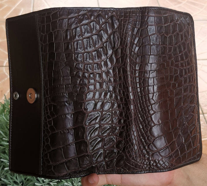 genuine-crocodile-leather-งานสวยๆกระเป๋าหนังจระเข้-สีนำตาลเม็ดมะขาม-ขนาด4-0นิ้วx4-5นิ้ว-us