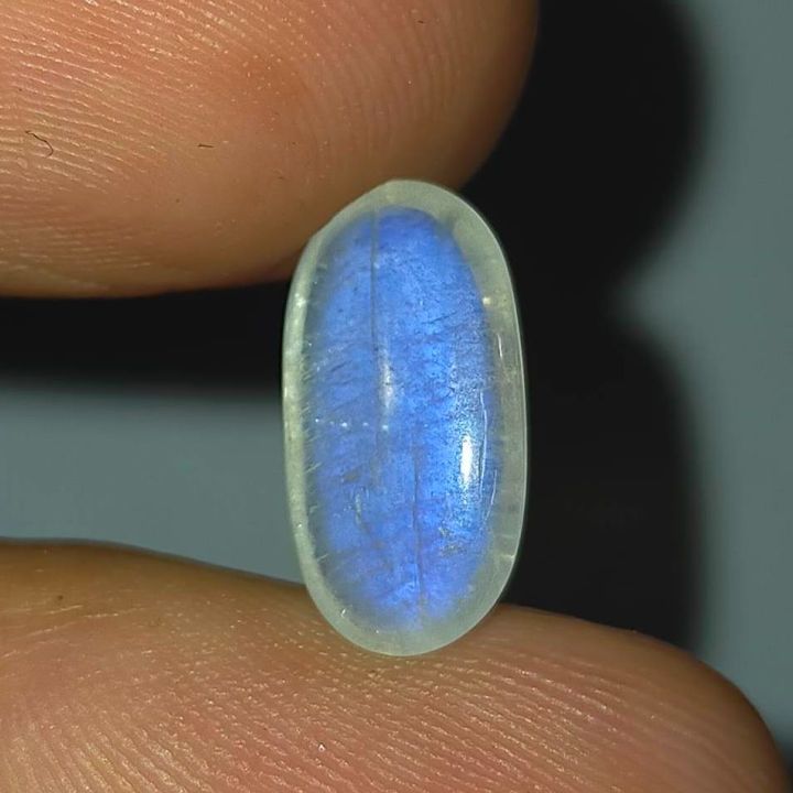 พลอย-มูนสโตน-มุกดาหาร-เหลือบ-ฟ้า-น้ำเงิน-ธรรมชาติ-แท้-unheated-natural-blue-flash-moonstone-หนัก-3-09-กะรัต