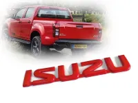 แผ่นป้ายป้ายโล้โก้ติดรถยนต์ สีแดง​ โลโก้​ ISUZU​ สีแดงติดท้ายรถยนต์​ D-MAX ปี 2012-2018 อีชูชุ จบในที่เดียว ****โปรโมชั่นสุดคุ้ม* **ส่งเร้วทันใจ**