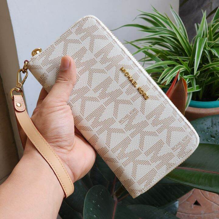 Michael Kors Jet Set Vanilla Continental Wristlet Wallet