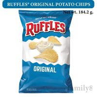 Premium snack Enjoy eating Ruffles Original 184.2 g มันฝรั่งทอด รสดั้งเดิม ตรา รัฟเฟิล 184.2 กรัม  สินค้ามีจำนวนจำกัด!!  หมดอายุ 31 JUL 2021 (1 Pack)